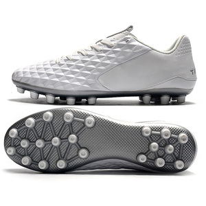 <span class=keywords><strong>Scarpe</strong></span> <span class=keywords><strong>da</strong></span> Calcio <span class=keywords><strong>per</strong></span> Bambini, Personalizzabili, con Tacchetti AG <span class=keywords><strong>per</strong></span> Campi in Erba Sintetica, Ultimo Design - Product Image 1