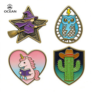 Épingles de revers en forme de rose pour enseignants, vente en gros pour fabricants, cadeau promotionnel - Product Image 5
