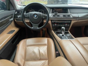 <span class=keywords><strong>BMW</strong></span> <span class=keywords><strong>Serie</strong></span> <span class=keywords><strong>7</strong></span> 2014 730Li Premium Enjoy Edition 3.0L 8AT de <span class=keywords><strong>Segunda</strong></span> <span class=keywords><strong>Mano</strong></span>, Sedán Grande de Gasolina con Tracción Trasera, Económico - Product Image 5