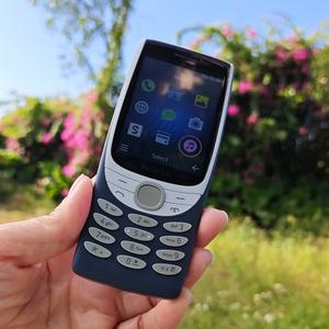 Téléphone portable 4G 8210 à clapet intelligent avec volume élevé, gros boutons, longue autonomie, double SIM, smartphone 4G pour l'Europe, l'Amérique et l'Afrique - Product Image 3