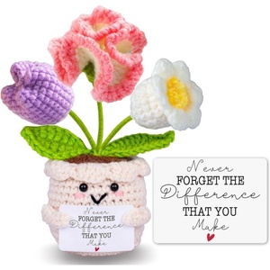 Jolie poupée en crochet faite à la main en forme de tulipe avec 3 fleurs dans un pot, cadeau « Je t'aime » pour Nana, grand-mère, GaGa, fête des mères, anniversaire - Product Image 3