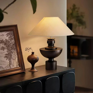 Lampe de table nordique moderne pour salon, hôtel, en bois, métal, <span class=keywords><strong>tissu</strong></span>, LED, haute qualité, nouveau design, stable, unique, lampe de table Heliosu Vase - Product Image 4