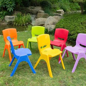 Chaise en plastique pour enfants, taille moyenne, hauteur d'assise 26 cm, dossier solide et durable, pour la maternelle et la maison - Product Image 1
