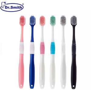 Brosse <span class=keywords><strong>à</strong></span> <span class=keywords><strong>dents</strong></span> adulte en nylon utilisée pour la famille ou les voyages brosse <span class=keywords><strong>à</strong></span> <span class=keywords><strong>dents</strong></span> bon marché brosse <span class=keywords><strong>à</strong></span> cheveux souple brosse <span class=keywords><strong>à</strong></span> cheveux souple - Product Image 3