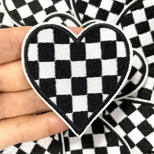 Patchs brodés en gros, patchs en forme de cœur et d'étoile, patchs brodés personnalisés de haute qualité à coller à chaud pour vêtements et chapeaux - Product Image 4