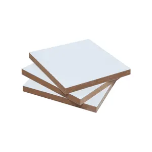 Chất lượng cao 3mm 6mm 9mm 12mm 15mm 18mm fibreboards trắng nhiều lớp melamine phải đối mặt với MDF HDF Hội Đồng Quản trị cho đồ nội thất