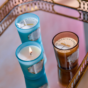 Vela Aromática de Cera de Soja Perfumada Sin Humo en Vaso de Vidrio de Color Personalizado OEM de Fábrica, Regalo Semi-Artesanal - Product Image 3