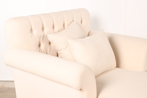 Sofá Cama Chaise Longue de Tres Plazas de Madera de Caoba Moderna con Acabado Beige para Mayor Comodidad en Sala de Estar o Dormitorio - Product Image 3
