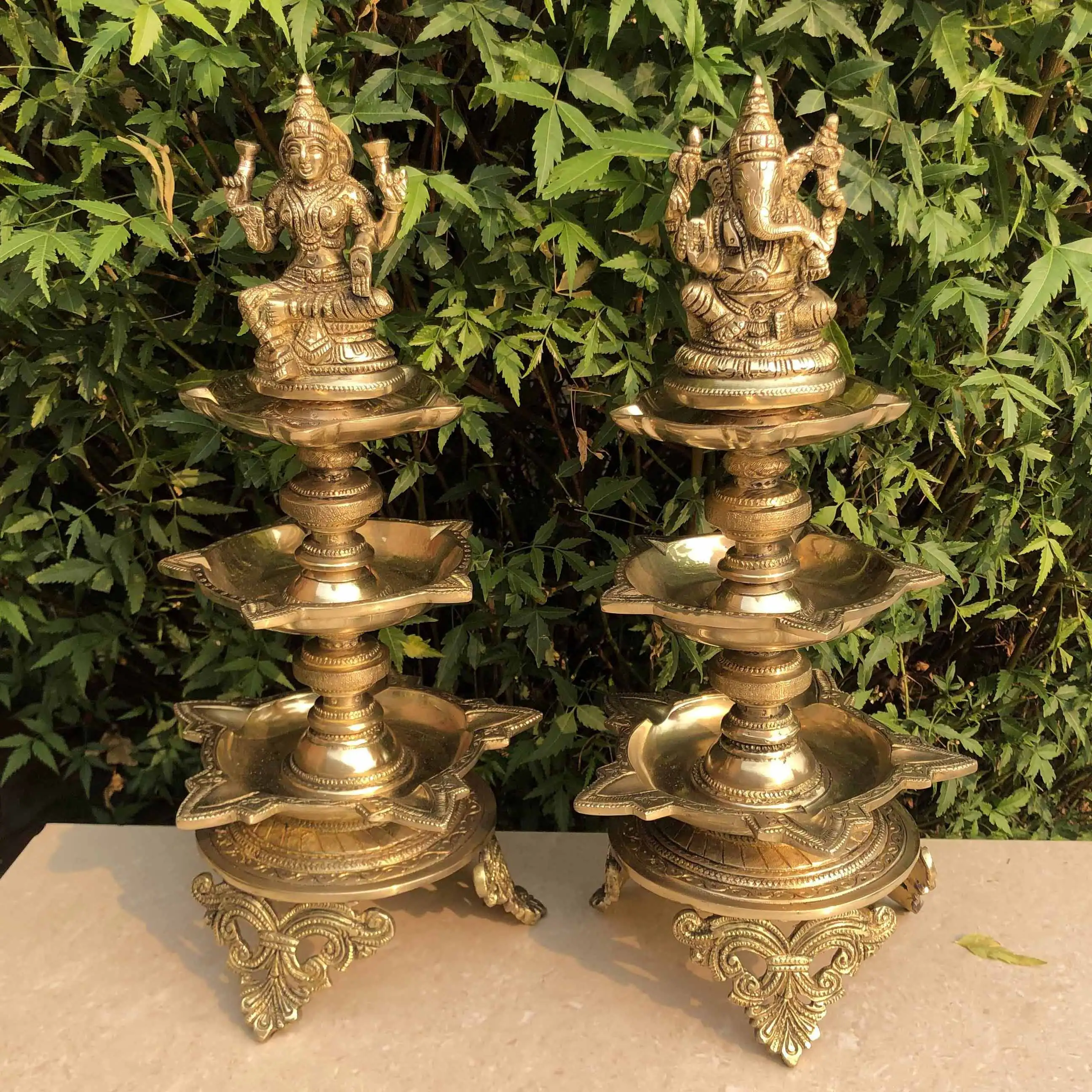 Laxmi Ganesh Diya Del Basamento; Fatti A Mano Indiano olio Della Lampada per la casa e ufficio decorazioni da tavola