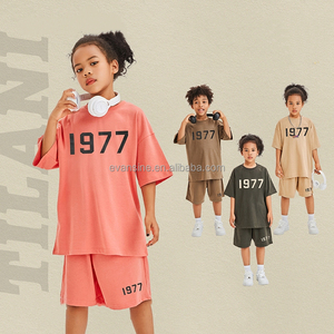 Ensemble de vêtements pour enfants High Street personnalisable, style Fear of God, t-shirt imprimé 1977 et short pour garçons, tenue décontractée quotidienne - Product Image 1