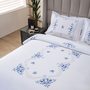 <span class=keywords><strong>Housse</strong></span> <span class=keywords><strong>de</strong></span> <span class=keywords><strong>couette</strong></span> en coton <span class=keywords><strong>de</strong></span> luxe, ensemble 3 pièces, blanc avec broderie bleue, travail <span class=keywords><strong>de</strong></span> découpe délicat, King/Queen, douce, respirante, literie - Product Image 2