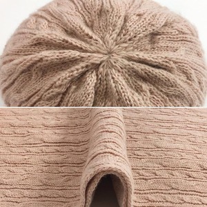 Berretto a righe alla moda con 3 pezzi lavorato a maglia invernale da <span class=keywords><strong>donna</strong></span> in <span class=keywords><strong>sciarpa</strong></span> di lana <span class=keywords><strong>e</strong></span> <span class=keywords><strong>guanti</strong></span> inclusi - Product Image 4