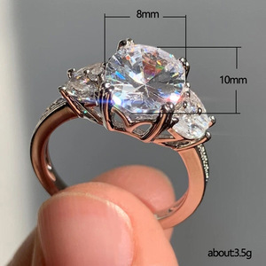 Anello di Fidanzamento Classico da Donna F1089 con Diamante Taglio Brillante Rotondo Colore G Naturale - Product Image 5