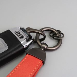 Porte-clés de voiture en cuir PU neuf en gros, porte-clés anti-perte en alliage de zinc, porte-clés en cuir avec logo gaufré - Product Image 6