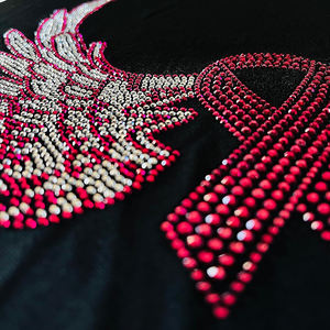Chine Usine Nouveau Strass Transfert De Chaleur Personnalisé Cancer Du Sein Strass Transfert Fer sur La Conception pour Chemise - Product Image 1