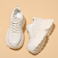 Baskets polyvalentes tendance à semelle épaisse et rehaussante pour femme, nouvelle collection printemps 2026