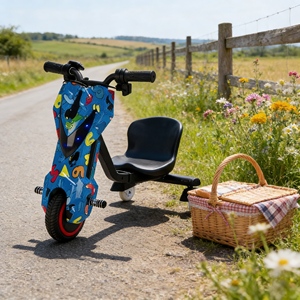 Scooter électrique à trois roues personnalisé OEM, scooter à trois roues avec roues en PU pour enfants et adultes, loisirs en plein air, dérive, cadeau - Product Image 2
