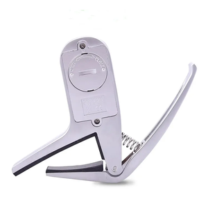 Sintonizador <span class=keywords><strong>de</strong></span> <span class=keywords><strong>guitarra</strong></span> con Clip <span class=keywords><strong>de</strong></span> Capo 2 en 1 portátil para <span class=keywords><strong>guitarra</strong></span>, bajo, cromático, multifunción, Universal - Product Image 3