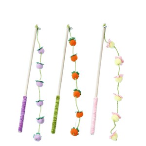 Giocattolo per Gatti PKY Strange Flower in Metallo e Plastica con Campanello e Piume, 65 o 50cm - Vendita Diretta dal Produttore - Product Image 2