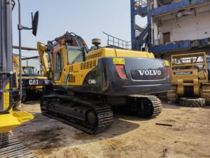 Excavatrice sur chenilles d'occasion VOLVO 20/30/35 tonnes EC300 EC360B EC380B de haute qualité avec 1 an de garantie, moteur à roulements de moteur à vendre - Product Image 2