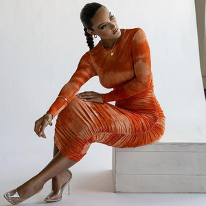 Robe décontractée pour femmes européennes et américaines, automne-hiver, imprimée, manches longues, col rond, coupe ajustée, imprimé floral bleu, polyester, Yiwu - Product Image 1