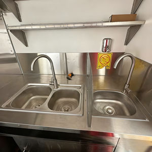 Chariot de vente ambulante de snacks gourmands, très populaire sur internet, pour la vente de glaces, de thé au lait, multifonctionnel, en acier inoxydable, 4 roues, garantie 2 ans - Product Image 5