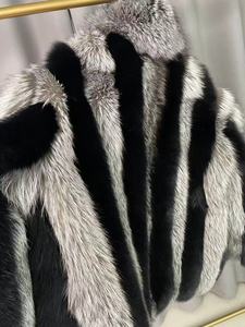 2025 nuovo arrivo giacca da <span class=keywords><strong>uomo</strong></span> calda <span class=keywords><strong>pelliccia</strong></span> di volpe <span class=keywords><strong>con</strong></span> cappuccio alla moda <span class=keywords><strong>pelliccia</strong></span> di volpe per gli uomini - Product Image 3