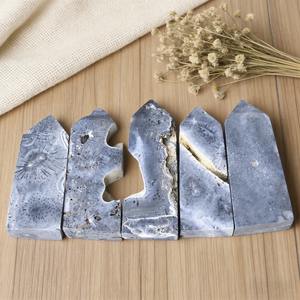 Vente en gros CrystalHola Corail bleu naturel en colonne carrée, tendance mode, cristal apaisant, décoration pour la maison, le bureau et la chambre - Product Image 6