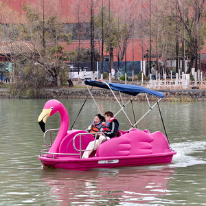 Bateau à pédales d'<span class=keywords><strong>occasion</strong></span> <span class=keywords><strong>4</strong></span> <span class=keywords><strong>places</strong></span> en forme de canard/cygne pour parc aquatique extérieur, en plastique LLDPE, bateau électrique flamant rose, bateau tamponneur de loisirs, vélo aquatique - Product Image 6