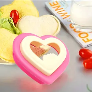 Wanlihao Plastic Pink Heart Shape Bread Molds Sandwich Cutter Bread Making Tools