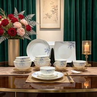 Service de vaisselle de luxe en porcelaine fine, assiettes en céramique de haute qualité, prix d'usine, logo personnalisé, pour la vente en gros
