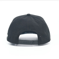 Casquette laser 5 panneaux de haute qualité avec patch en cuir et logo brodé en corde noire