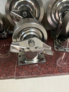 Roues pivotantes robustes en acier inoxydable et TPR à roulement à billes unique pour équipement industriel de qualité alimentaire, conception résistante à la corrosion - Product Image 6