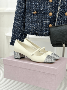 Zapatos Jimmy de Mujer, Alta Calidad, Diseño Moderno, Color Beige Mate, Tacón Bajo, Textura Premium, Cómodos y Transpirables - Product Image 1