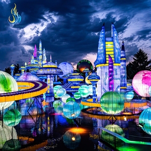Lanterne Giganti a Tema Fantascientifico -- Installazioni LED di Castelli e Pianeti per Parchi Divertimento, Eventi, Mercati Notturni - Product Image 4