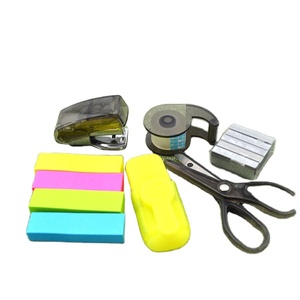 Kit de papeterie mini bureau/école combiné 6 en 1 : agrafeuse, perforatrice, distributeur de ruban adhésif, faible MOQ, nouveauté - Product Image 3