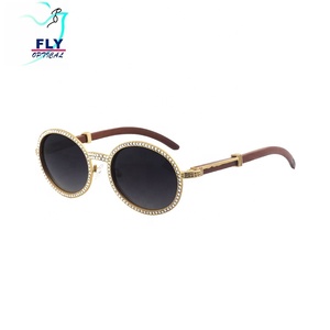 2020 las nuevas mujeres <span class=keywords><strong>de</strong></span> moda <span class=keywords><strong>de</strong></span> logotipo personalizado <span class=keywords><strong>de</strong></span> madera redonda TAC polarizado <span class=keywords><strong>de</strong></span> gafas <span class=keywords><strong>de</strong></span> <span class=keywords><strong>sol</strong></span> con caja - Product Image 1