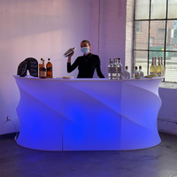 Comptoir de bar commercial moderne à LED, mobilier de bar mobile rechargeable pour entrée, ferme, salle de sport, atelier