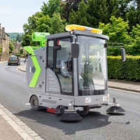 Balayeuse routière à batterie certifiée CE, largeur de balayage 2100 mm, type conducteur, machine de nettoyage de rue personnalisée, directement de l'usine