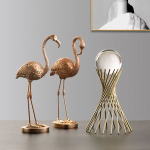 Nouvel accessoire de bureau de luxe en résine dorée, design flamant rose et grue, série Forêt et Jungle, pour la décoration intérieure - Product Image 3