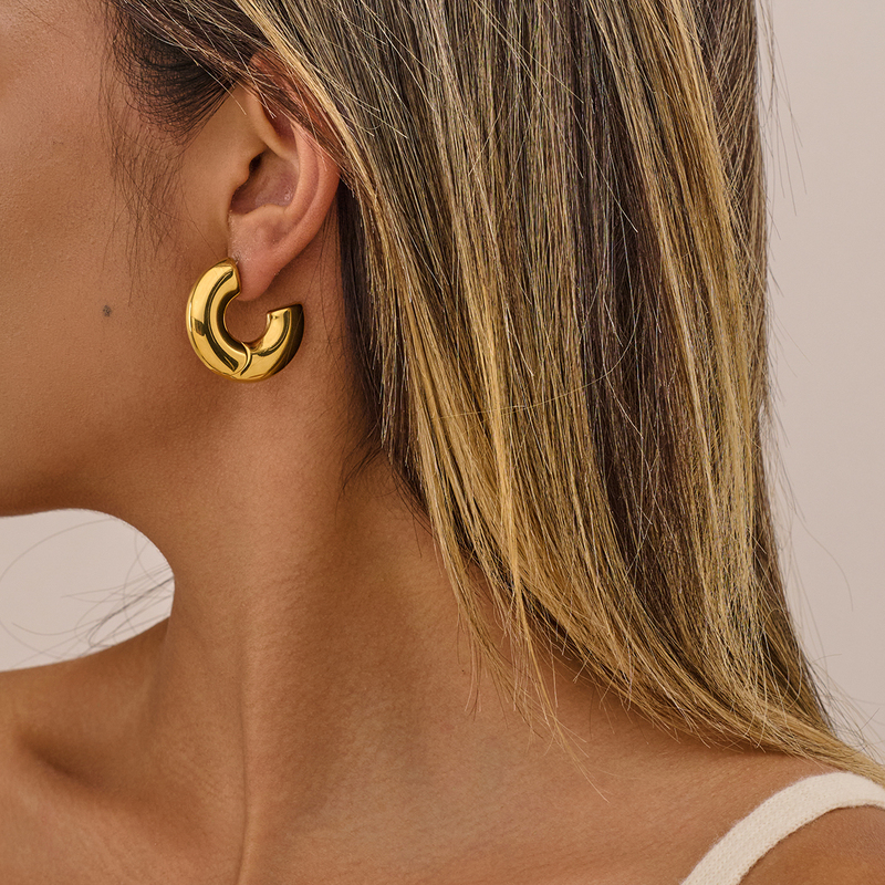 New Fashionable Wear Zircon Earrings Light