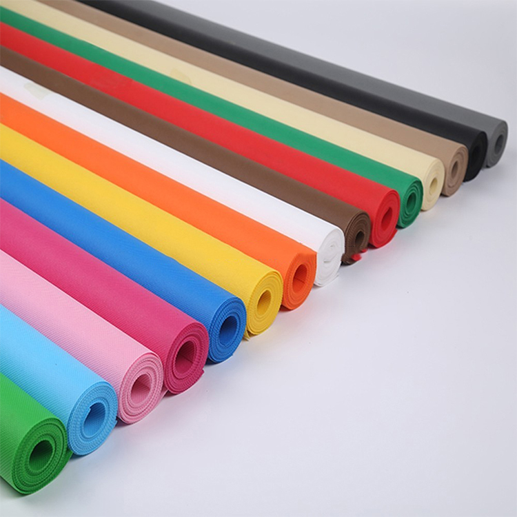 สีสัน Emboss Pp Spubonded ผ้า Nonwoven PP Spun Bond ไม่ทอผ้าม้วนมาเลเซีย