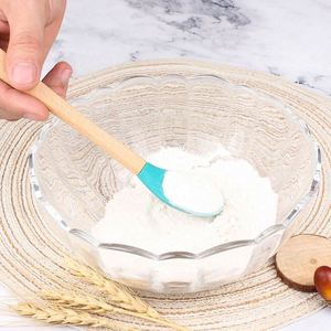 Ensemble de 5 ustensiles de cuisine en silicone à manche en bois pour enfants : spatule, brosse à huile, cuillère - Product Image 4