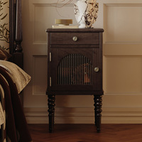 Nouvelle table de chevet vintage française 2026 en bois massif, armoire de rangement créative mini rétro pour chambre à coucher domestique