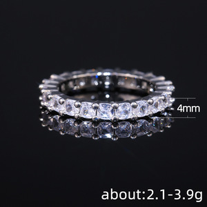 Anello a fascia intera dal design classico per donna - Product Image 5