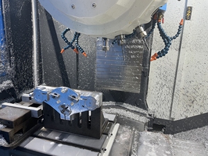 Personnalisé Nouveau <span class=keywords><strong>Design</strong></span> Aluminium Anodisé Bleu OEM Usinage <span class=keywords><strong>CNC</strong></span> Moto Triple Arbre Colliers Fourche Avant Moto - Product Image 2
