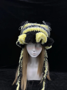 Chapeau d'hiver en fourrure de lapin Rex pour femmes, brodé à la main, bonnet tricoté réglable pour les voyages, les fêtes et les activités de plein air - Product Image 1