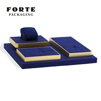 Présentoir de montres FORTE en microfibre et métal, design de luxe, couleur personnalisée pour comptoir et vitrine
