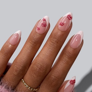 Uñas postizas cortas de almendra hechas a mano con labios rojos 3D, diseño de punta francesa, de lujo, de gel suave, para el Día de San Valentín, a granel - Product Image 1