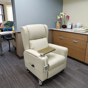 4 पोल रोगी प्रतिधान के साथ बैठने के लिए अनुकूलित अस्पताल चिकित्सा प्रतिसंलयन चिकित्सा लाउंज सोफा कुर्सी - Product Image 1